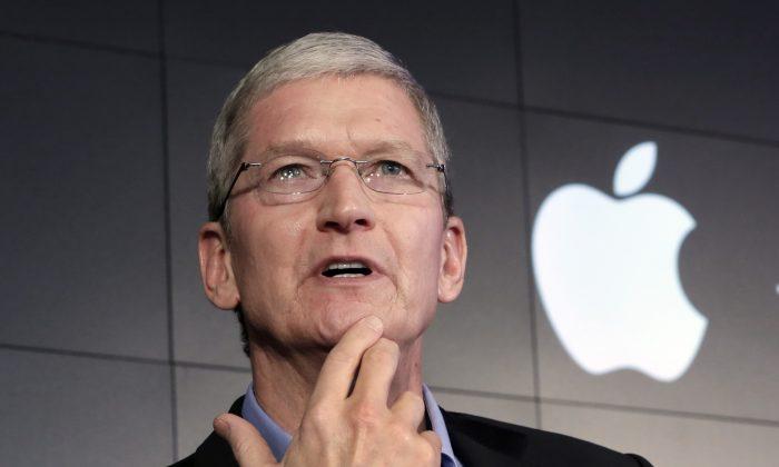 Apple CEO Tim Cook Finds ‘iPhone’ in 346-Year-Old Painting