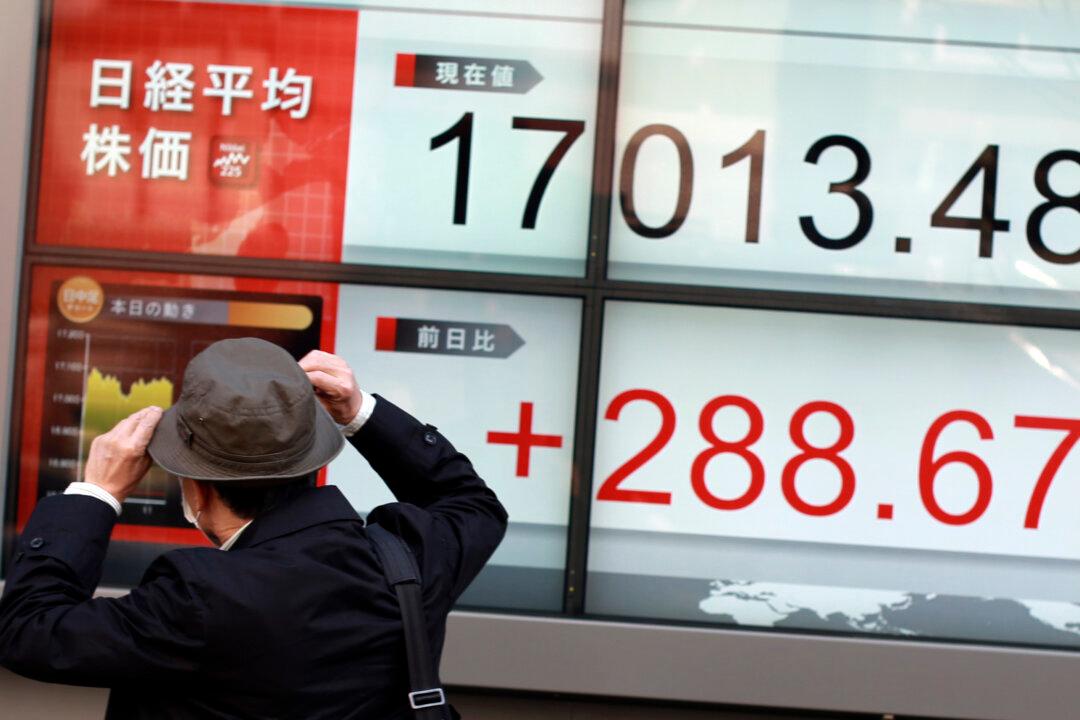 Global Stocks Fall After Blasts in Brussels Airport, Subway