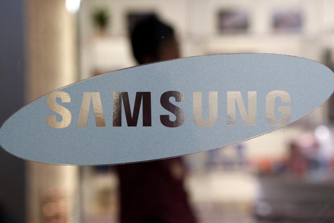 Samsung Introduces Bendable Phones That May Be Released in 2017: Report