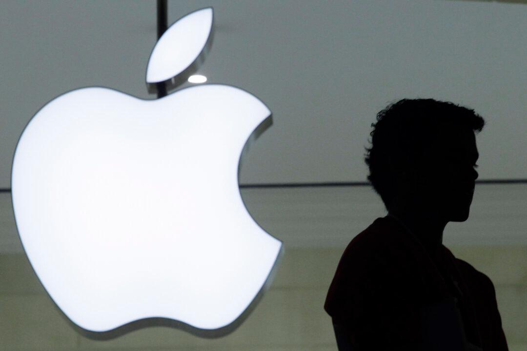 After FBI’s iPhone Hacking, Apple Now Needs Their Help Figuring out Flaw