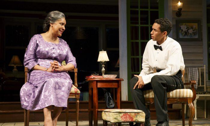 Theater Review: ‘Head of Passes’