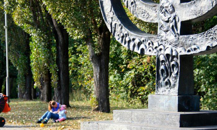Ghosts of Babi Yar: A Visit to the Ravine Where Nazis Murdered 150,000