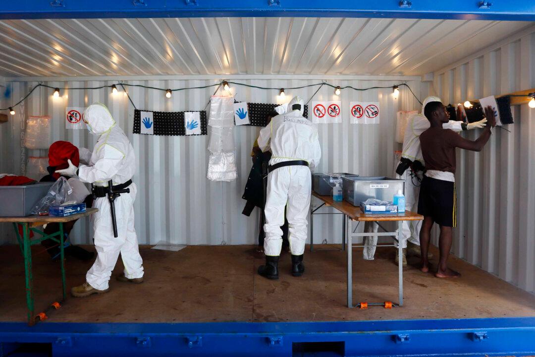 Police Evacuate Migrant Camp Near Paris Subway Station