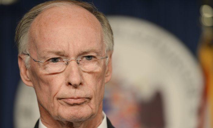 Aide and Alleged Mistress to Alabama Governor Resigns