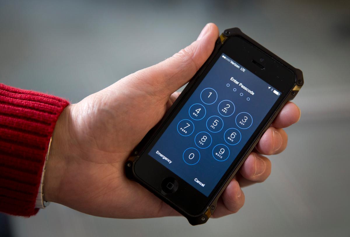AP, Other Media Sue FBI for Details on iPhone Hacking Tool