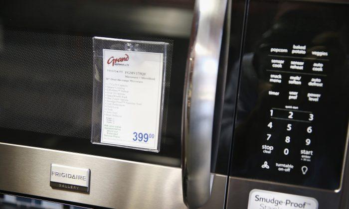 There’s a Simple Way to Find Out if Your Microwave is Leaking Radiation