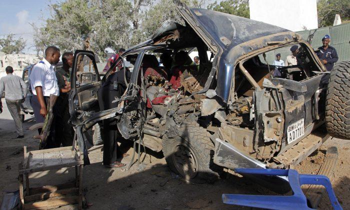 Suicide Bomber Kills at Least 9 in Central Somalia