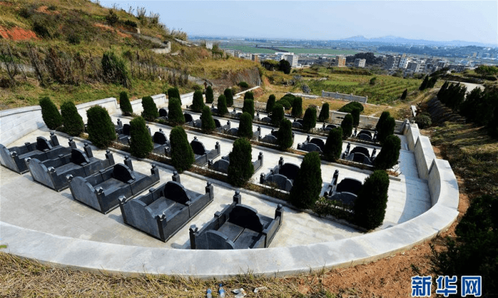 This Chinese Family Built Expensive Luxury Graves for People Who Aren’t Even Dead