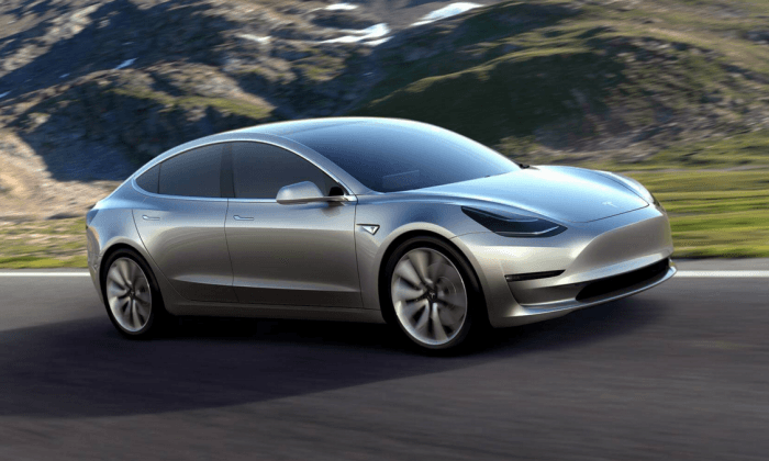 New Tesla 3 Unveiled, Already 150,000 Pre-Orders