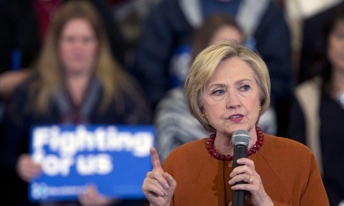 Clinton Stresses Democratic Credentials in Wisconsin