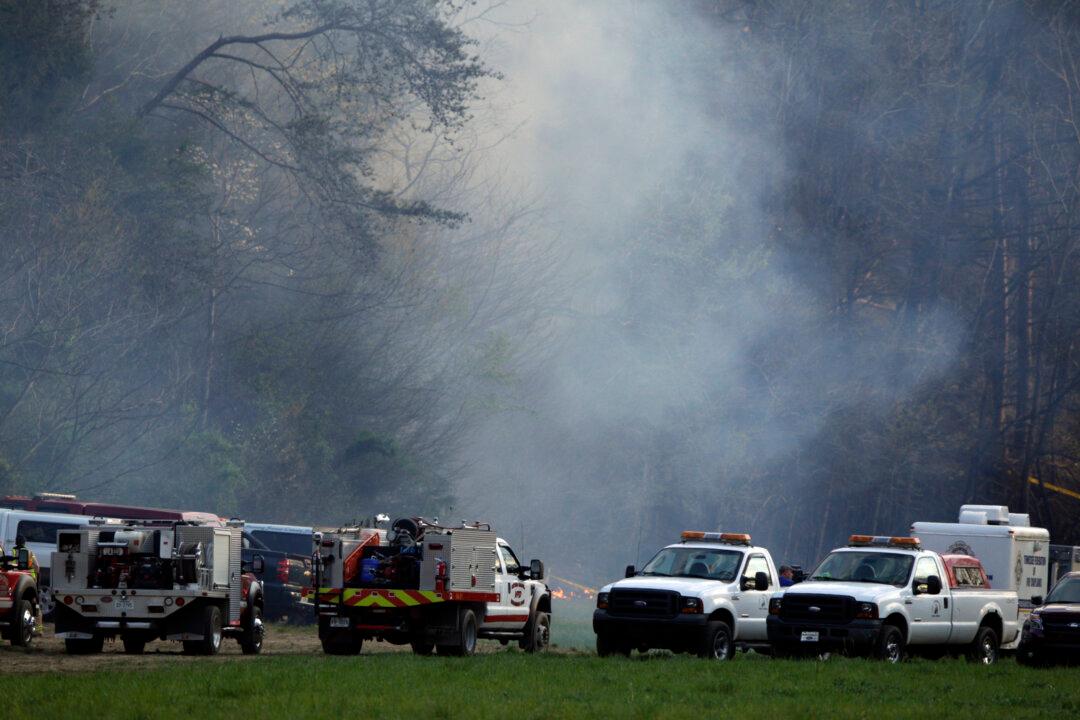 5 Killed in Tourist Helicopter Crash in Smoky Mountains