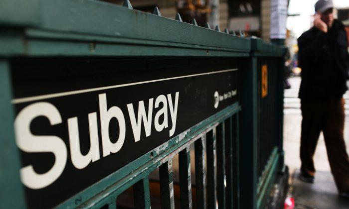Subway Train Derails in Manhattan, Several Injured