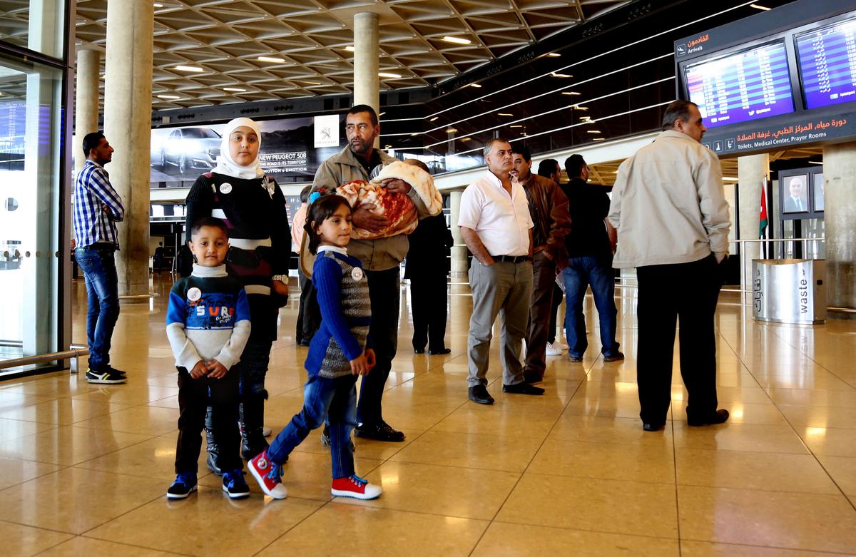 First Syrians Leave for US Under Surge Resettlement Program