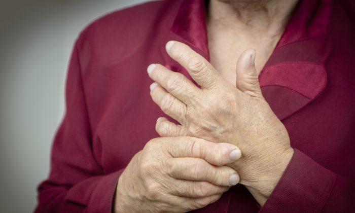10 Natural Ways To Relieve Rheumatoid Arthritis