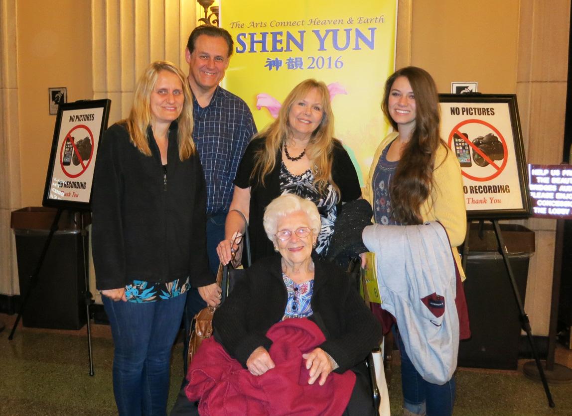 Educator Finds Shen Yun ‘Meaningful and Touching’