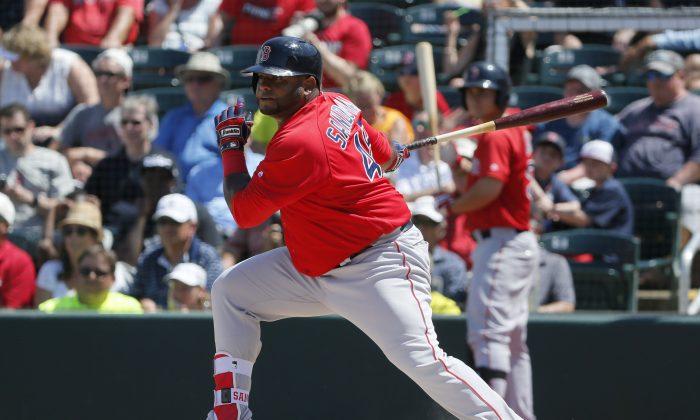 Pablo Sandoval: Red Sox Infielder’s Belt Opens While Fouling Off Pitch