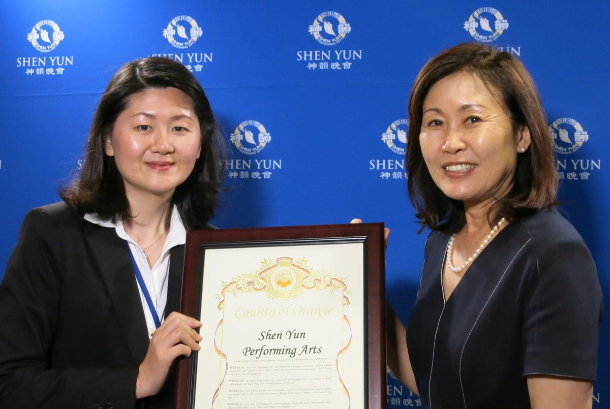 Shen Yun Welcomed and Recognized in Orange County