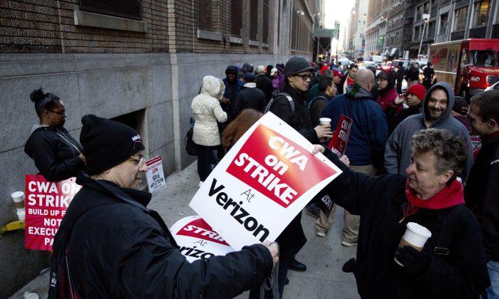 About 39,000 Verizon Workers Strike Amid Contract Dispute