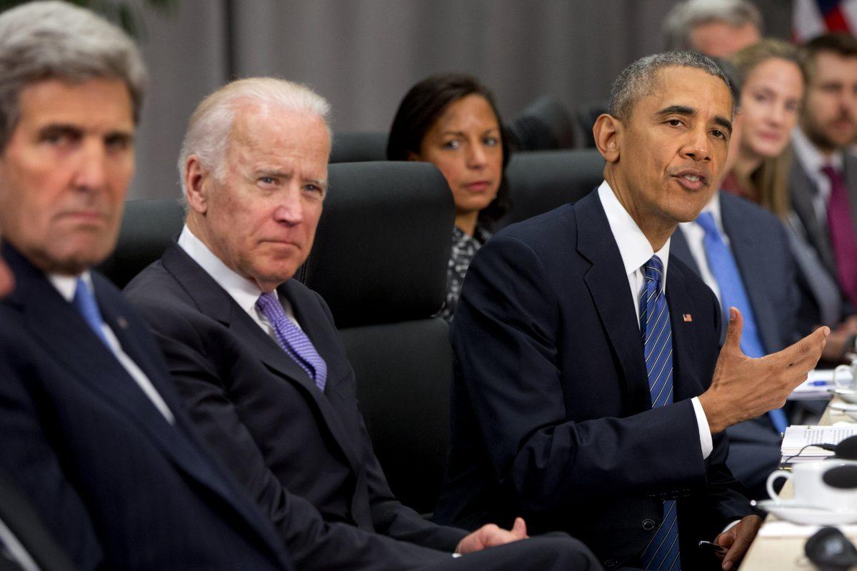 President Barack Obama, accompanied by, from left, Secretary of State John Kerry, Vice President Joe Biden, and National Security Adviser Susan Rice, speaks during a meeting with Chinese leader Xi Jinping at the Nuclear Security Summit in Washington, on March 31, 2016. (Jacquelyn Martin/AP Photo)