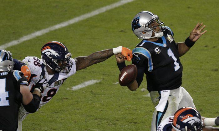 Von Miller: Broncos Linebacker Edits Himself Into Picture of Panthers Quarterback Cam Newton