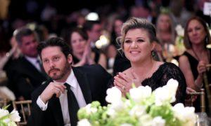Kelly Clarkson Says She Spanks Her Kids, Then Gets Backlash