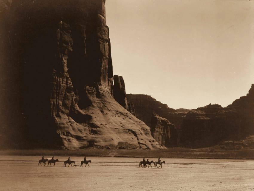 Navajo tribe in the Canyon de Chelly, Arizona, in 1904. (Edward S. Curtis/Library of Congress)
