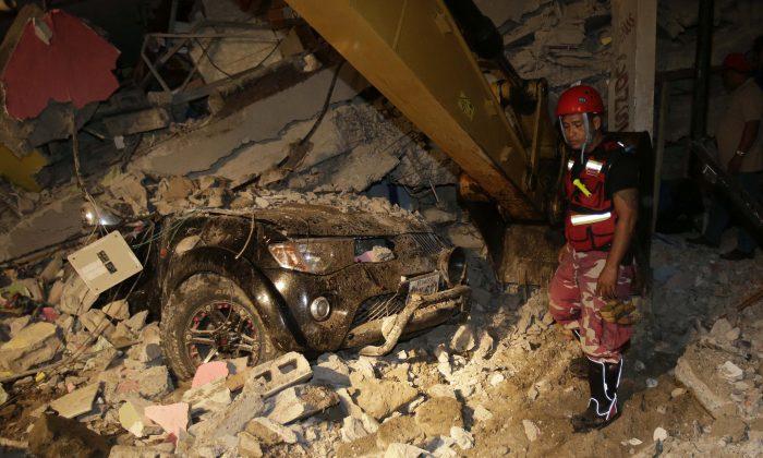 Earthquake Kills 238 in Ecuador; Emergency Workers Rush In