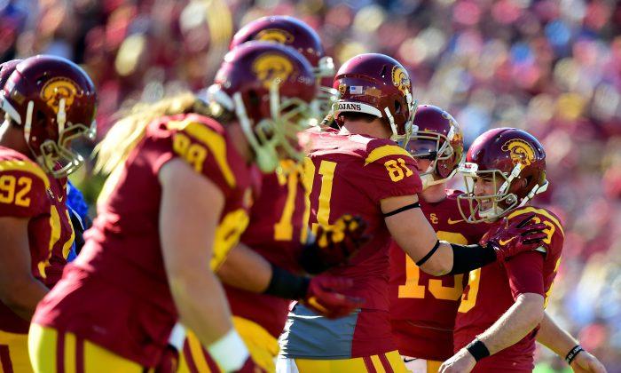 USC Trojans Football: Blind Long Snapper Jake Olson Participates in Spring Football Game