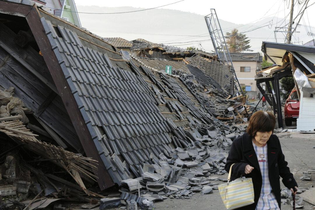 Disruptions From Twin Quakes in Southern Japan Hit Economy