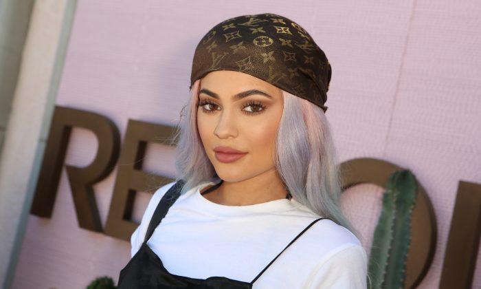 Kylie Jenner Responds to Criticism of Defects in Lip Gloss Brand