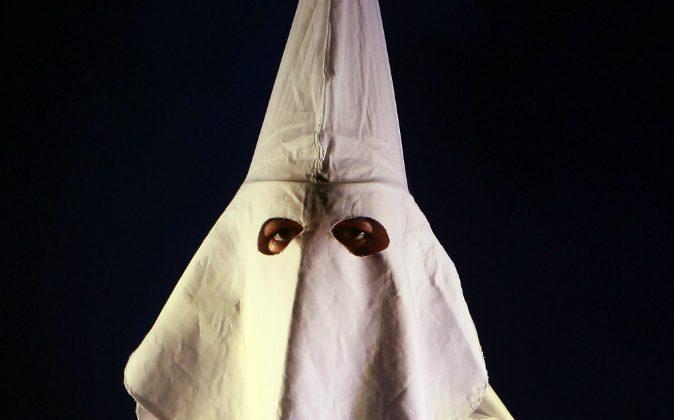 Wisconsin High School Student Wears Ku Klux Klan Uniform for Class Presentation