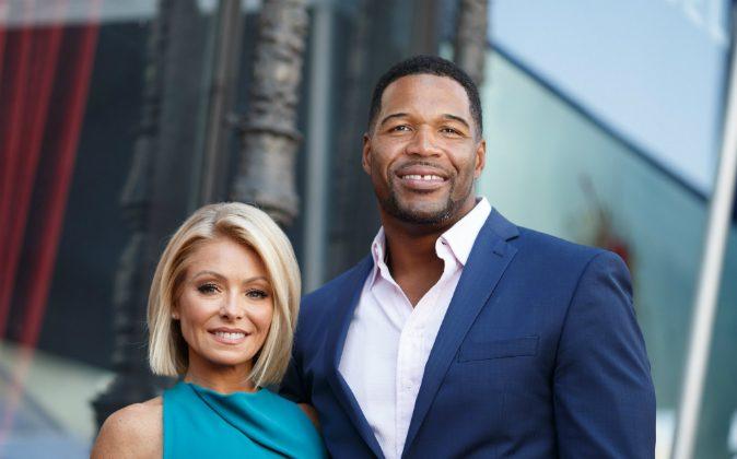 Michael Strahan Confirms Kelly Ripa Will Return to ‘LIVE!’ on Tuesday