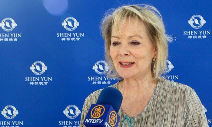 Emmy-Winning Actress Jean Smart Takes Daughter to Shen Yun Every Year