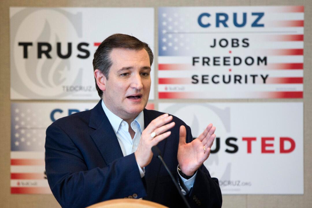 Trump, Cruz Feud Shifts to Luxury Seaside Resort