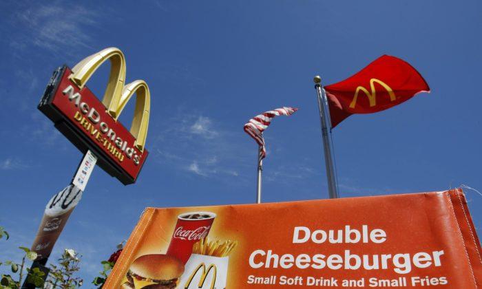 McDonald’s US Sales Beat as Free Bacon, Value Meals Attract Diners