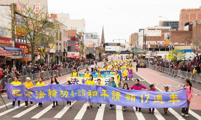 Parade Gives Chinese in Flushing Second Chance to Learn About Falun Gong