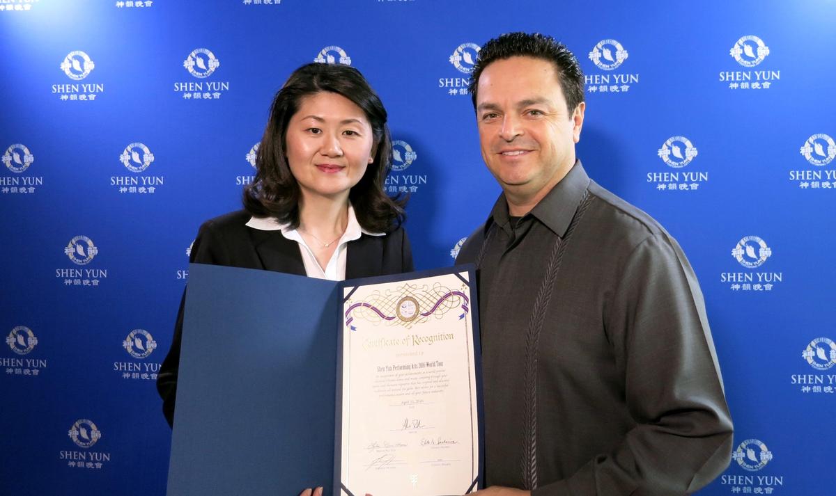 Carson Mayor: Shen Yun Inspires Hope for a Better Future