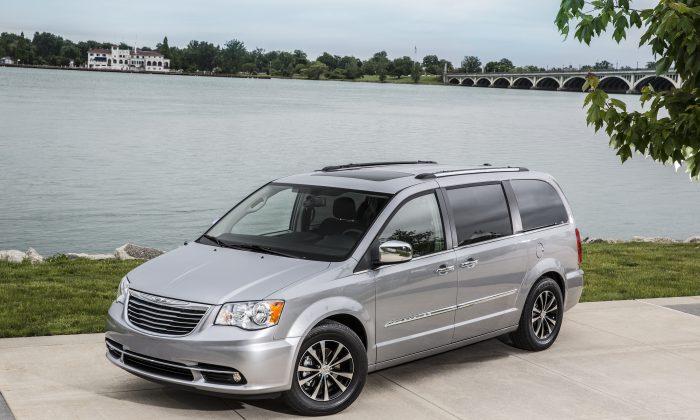 2016 Chrysler Town & Country Touring: Your Home Away from Home