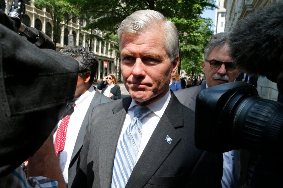 High Court Weighs Reach of Bribery Laws in McDonnell Case