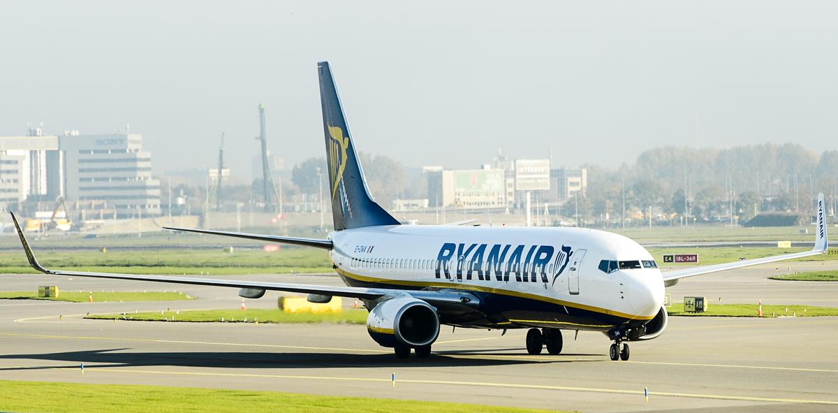 Upset Passenger Calls Bomb Threat After Flight Crew Denies Him a Beer
