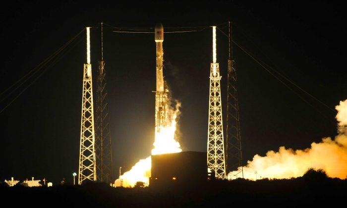 SpaceX Lands Rocket at Sea 2nd Time After Satellite Launch