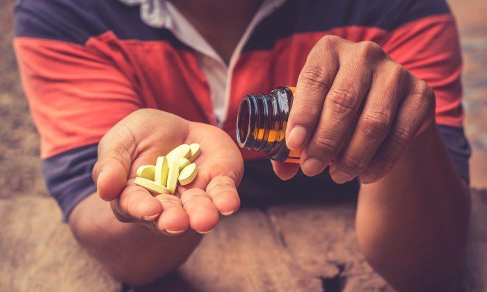 2 Supplements Can Cut Alzheimer’s Risk in Half