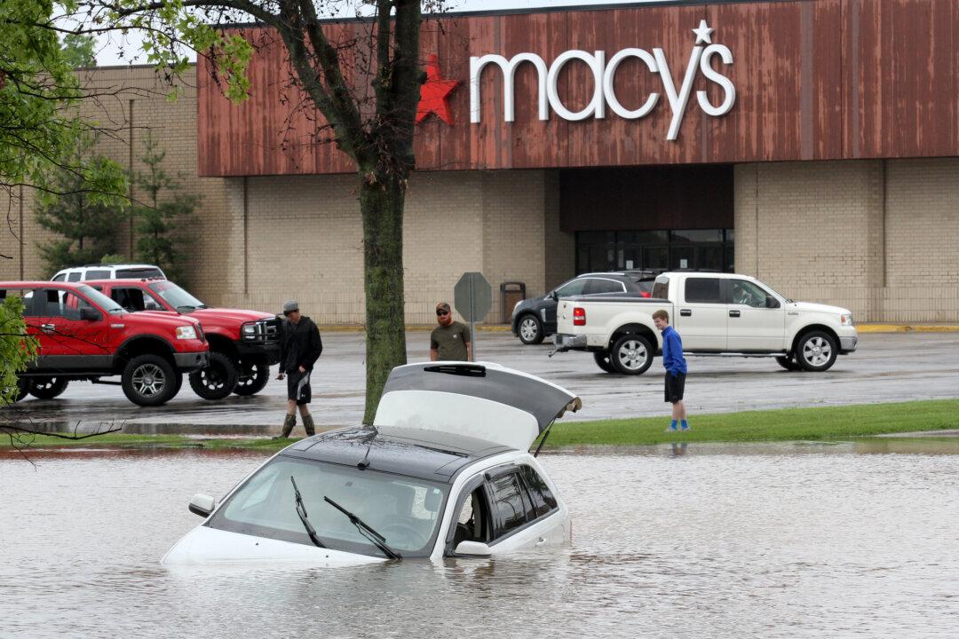 At Least 10 Hurt as Storms Move Into Ohio River Valley