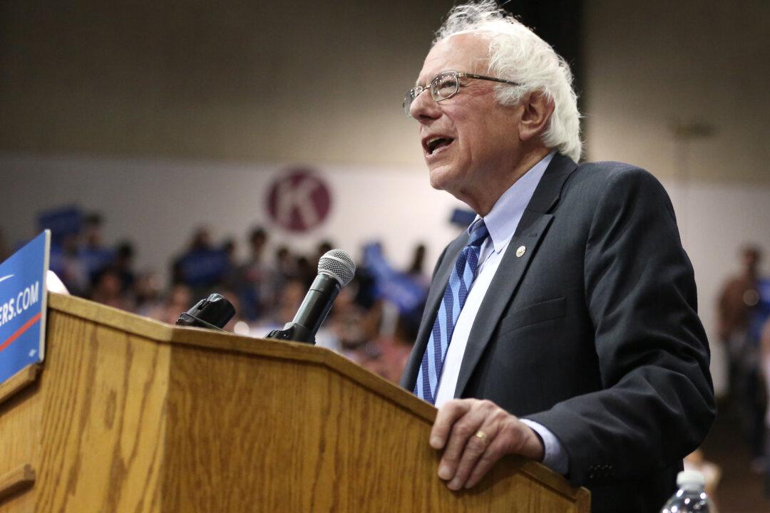 Fearing Trump, Some Democrats Up Pressure on Sanders to Exit