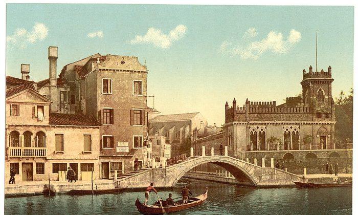 A Century-Old Grand Tour: Traveling to Venice Through 1890s Photochromes