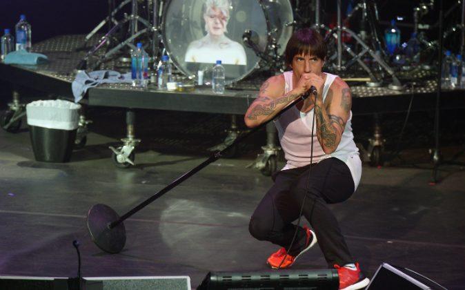 Red Hot Chili Peppers’ Anthony Kiedis Saves Baby’s Life During ‘Carpool Karaoke’