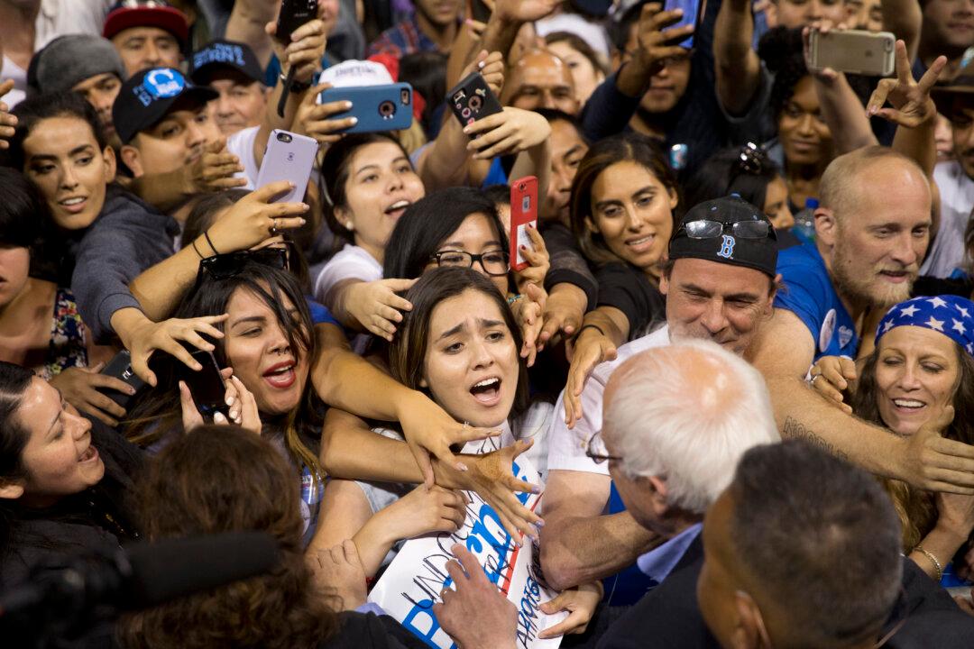 Democrats, Sanders on the Brink as Campaign Nears End