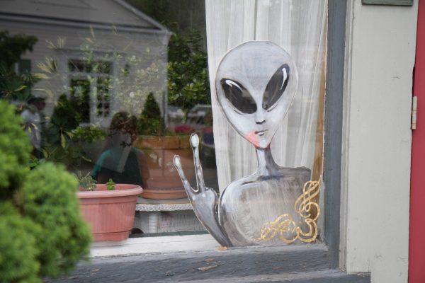 A window drawing on Main Street during the UFO Fair in Pine Bush on May 21, 2016. (Holly Kellum/Epoch Times)