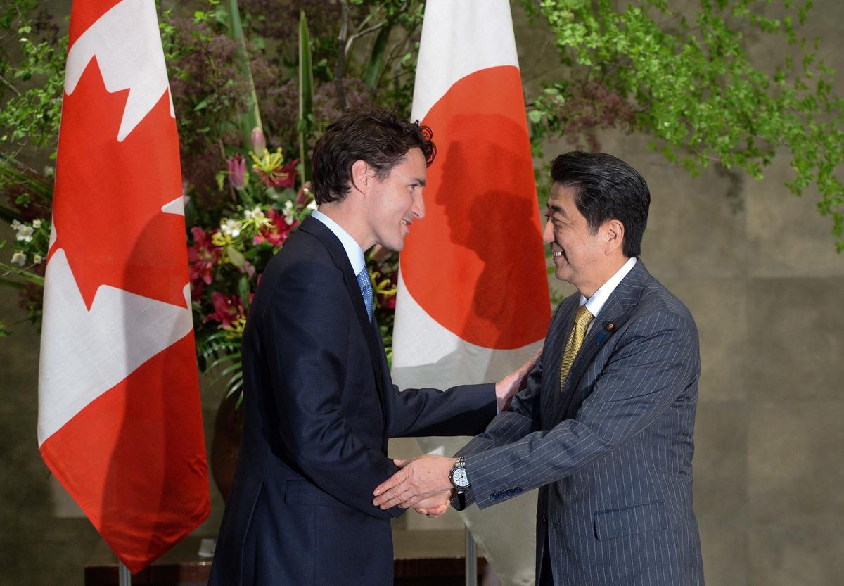 Japan PM Puts Heat on Trudeau over TPP, South China Sea