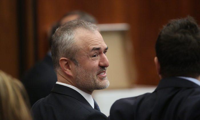 Gawker Media Hires Investment Banker to Explore Options—Including Selling